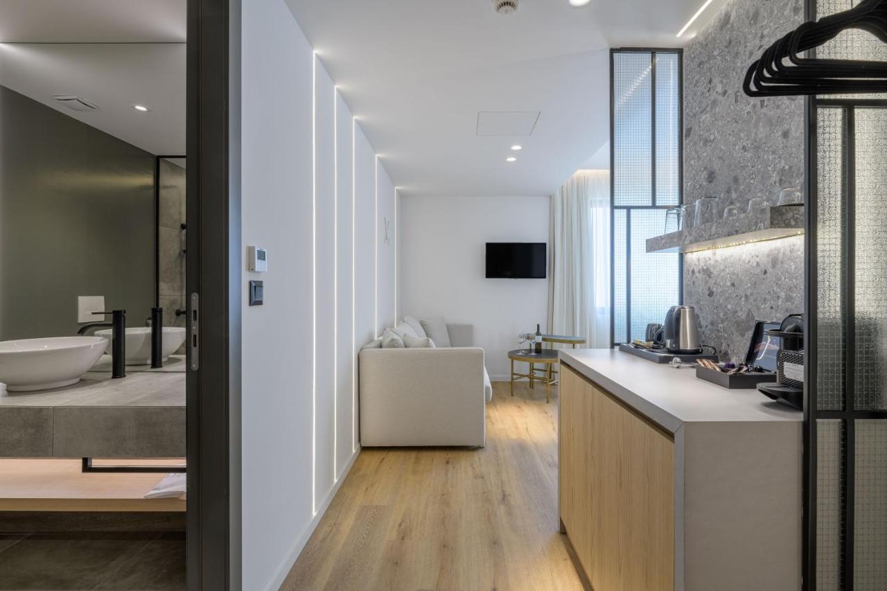 Acropolis Magenta Luxury Suites Atene Esterno foto