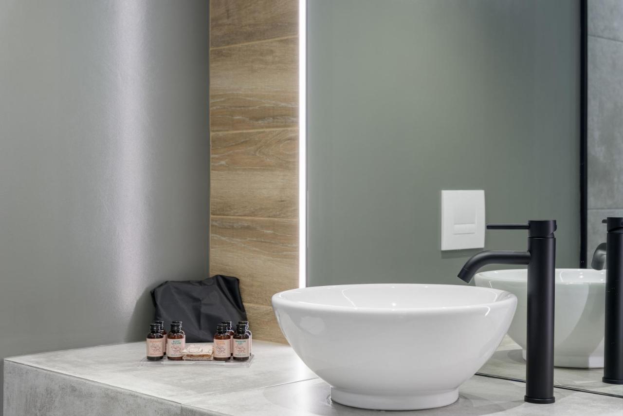Acropolis Magenta Luxury Suites Atene Esterno foto